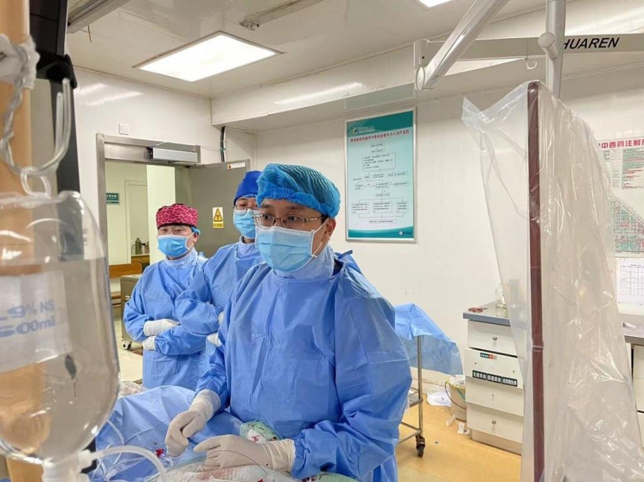 潍医附院急诊抢救,潍医附院分院