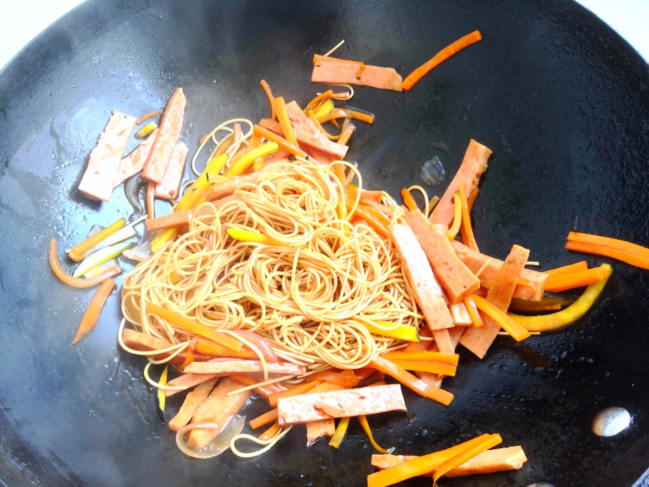 挂面蒸成卤面怎么不硬,干挂面蒸面条怎么蒸出来松散