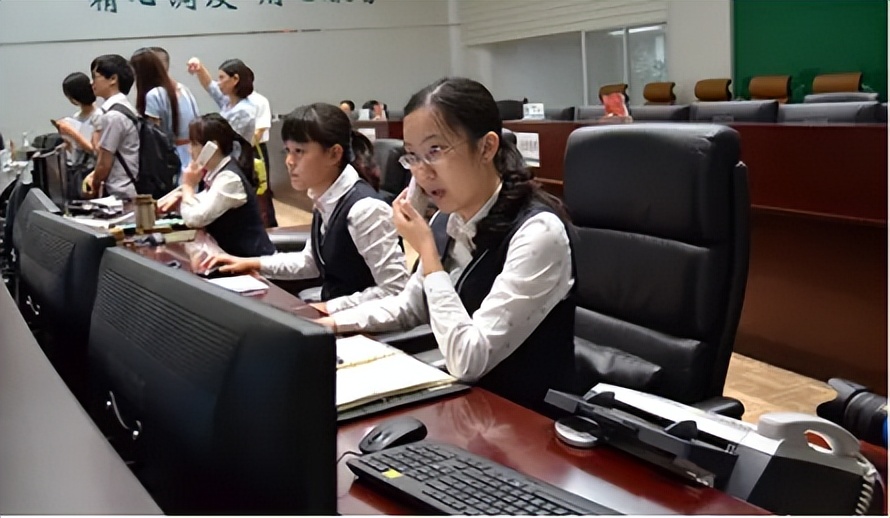 中间件助力升级电力客服热线系统的费用查询功能