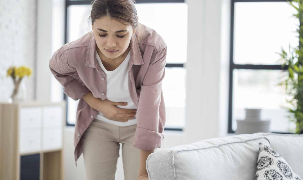 女子吐血医院说没事,安徽31岁女子腹痛便血后续