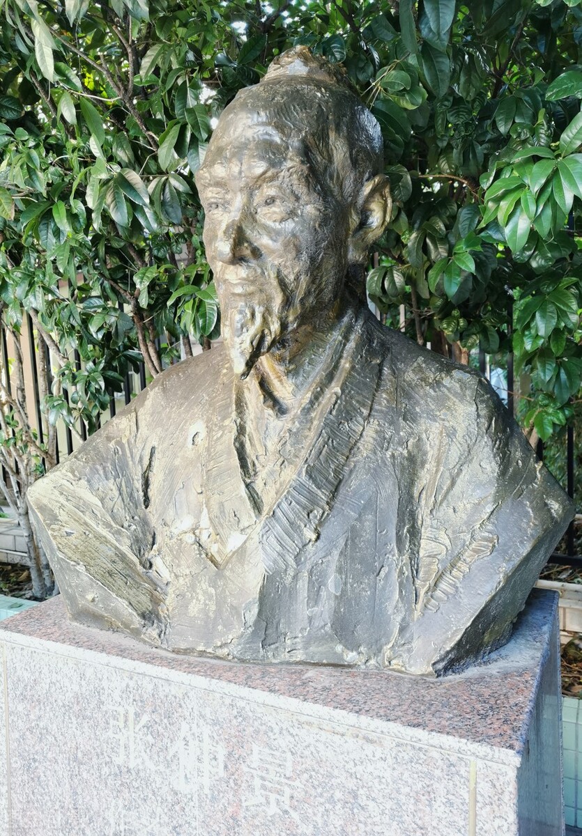 镶牙跟种植牙哪个比较好,种植牙真的比镶牙更好吗