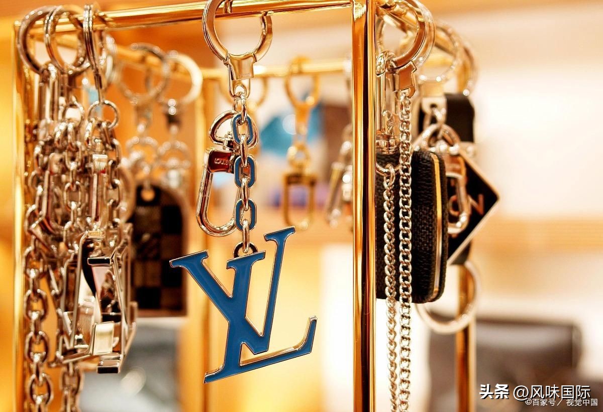 中国市场助推欧洲奢侈品爆火，LV老板身价2100亿美元，成世界首富