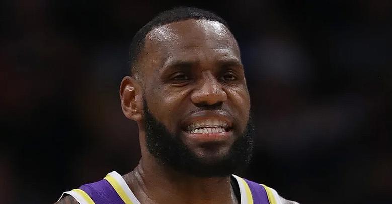 在电视直播上放屁的名人