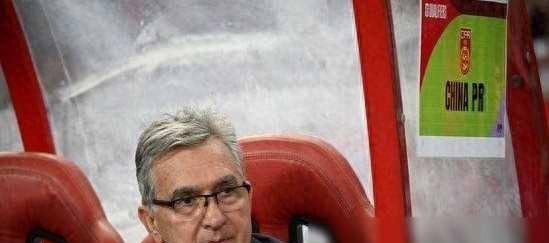 伊万科维奇弃用三大国脚,伊万科维奇单后腰战术被骂