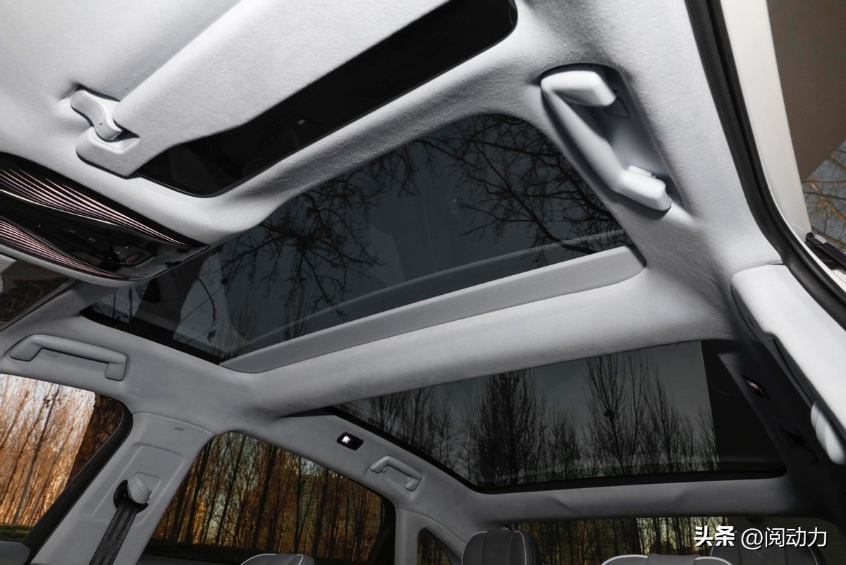 同为宝藏车型，岚图追光与极氪001，谁更适合年轻夫妻？