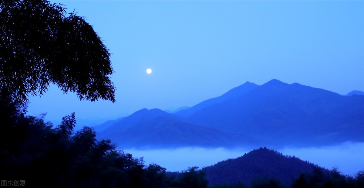 静夜思古诗诗意是什么,静夜思古诗诗意及注释