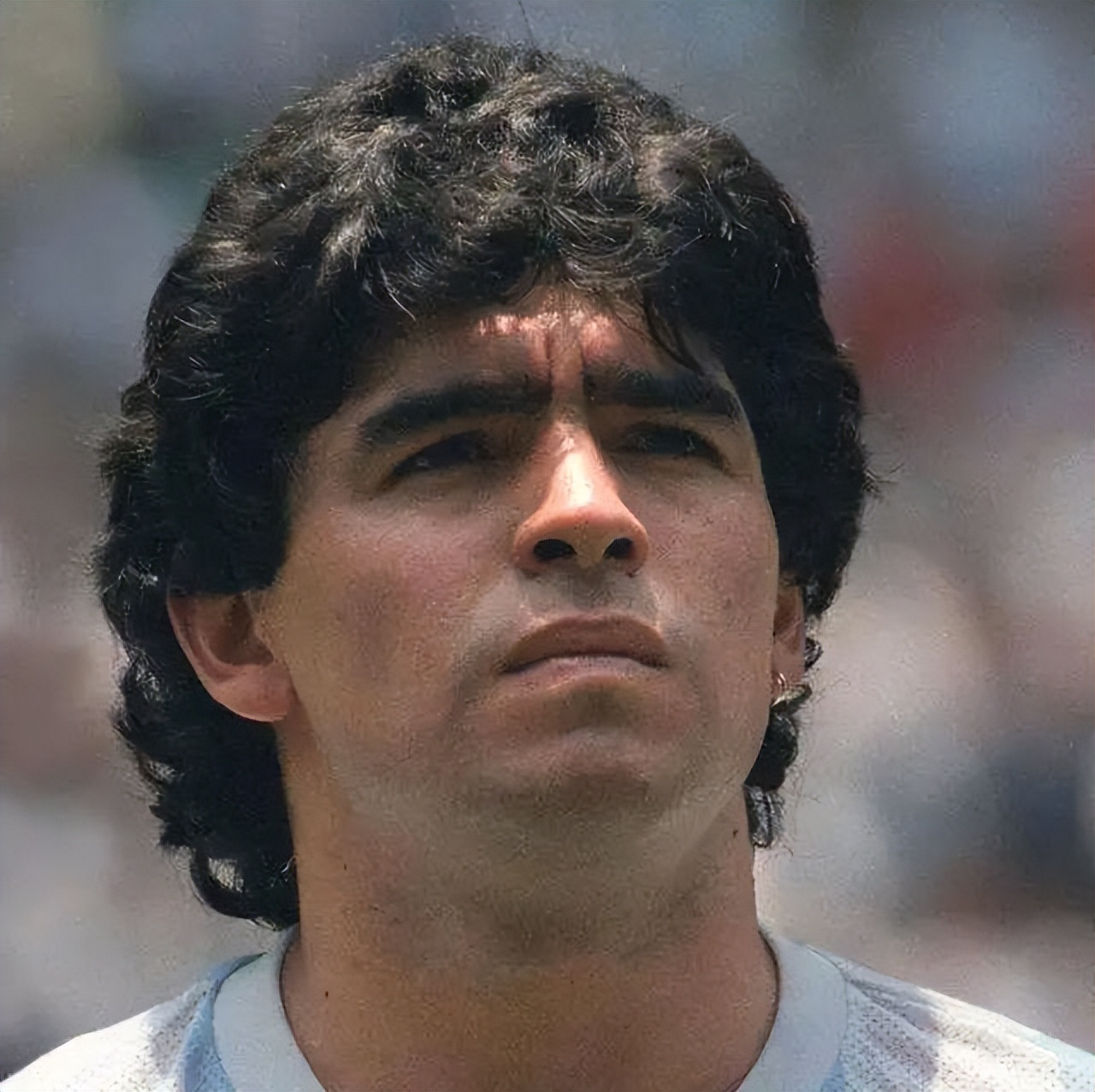 2010年马拉多纳争议,马拉多纳去世有多轰动