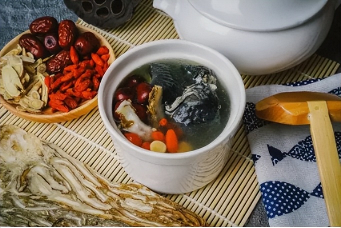 小产后月子餐15天食谱,产后新妈妈必看科学坐月子