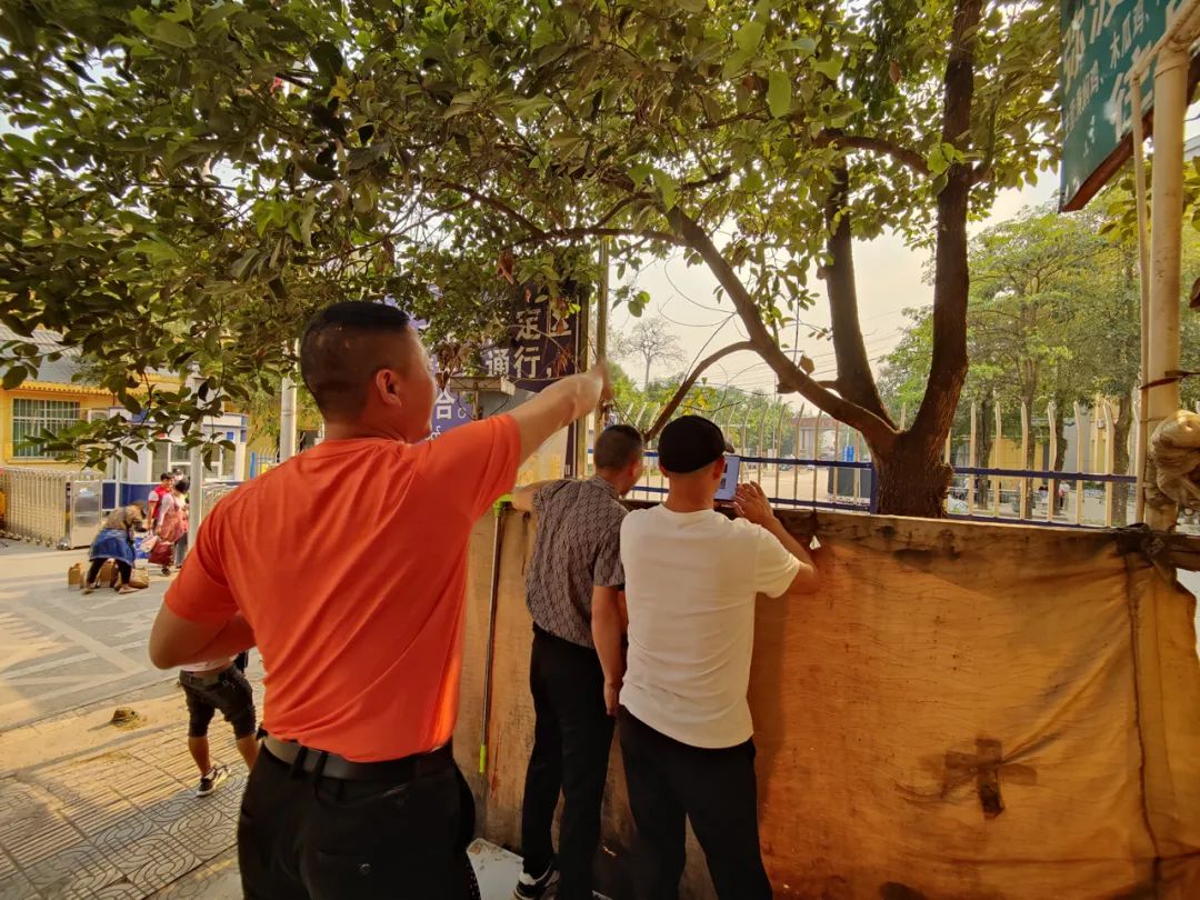 深陷缅北电诈“牢笼”的未成年人,被骗缅北孩子家长盯着画面找人