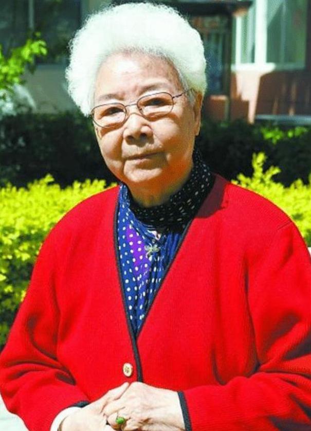 老艺术家田华的抗癌经历,87岁的田华近况