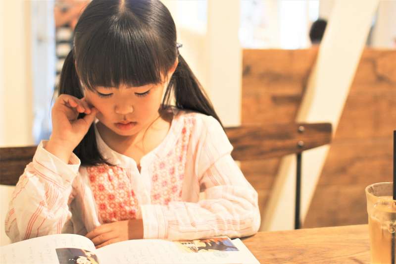 面对孩子磨蹭怎么教,对于磨蹭慢吞吞的孩子怎么办