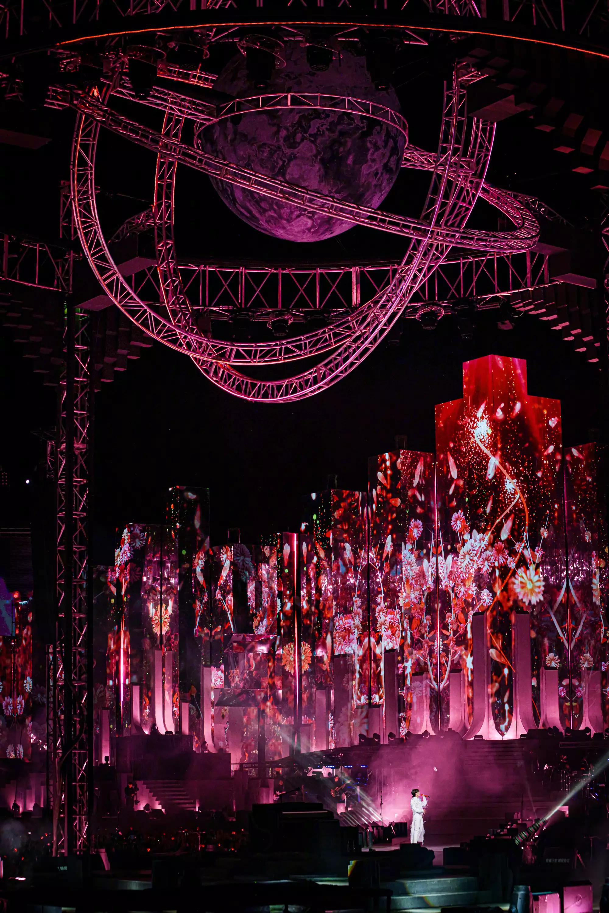 华晨宇演唱会抢票两人,华晨宇武汉站演唱会时间