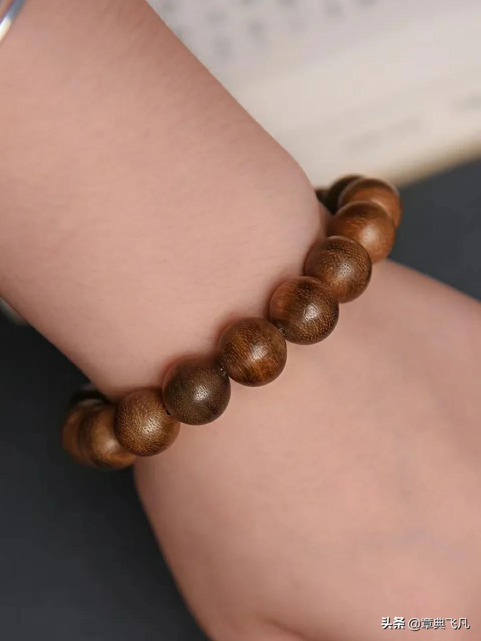 加里曼丹沉香108颗手串怎么配,正宗加里曼丹沉香手串低品质