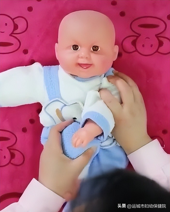 新生儿胀气哭闹时怎样快速排气,新生儿肚子胀气哭闹如何快速消除