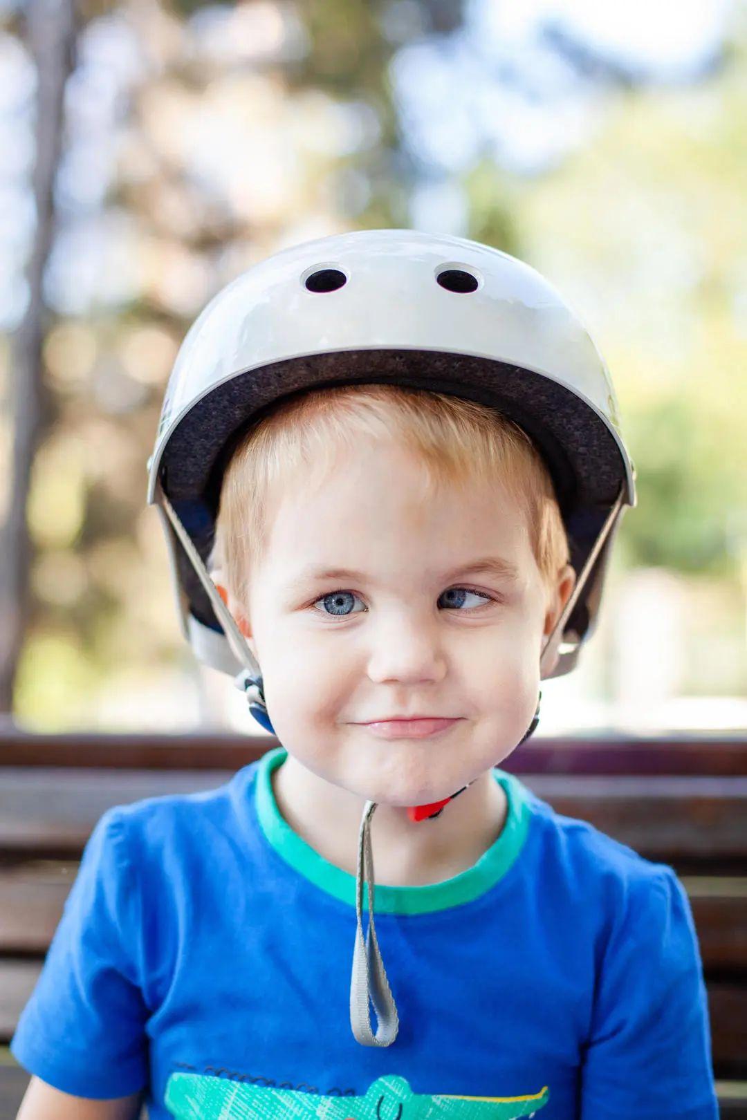 15岁孩子眼睛斜视好矫正吗,孩子眼睛轻微内斜视自我矫正方法