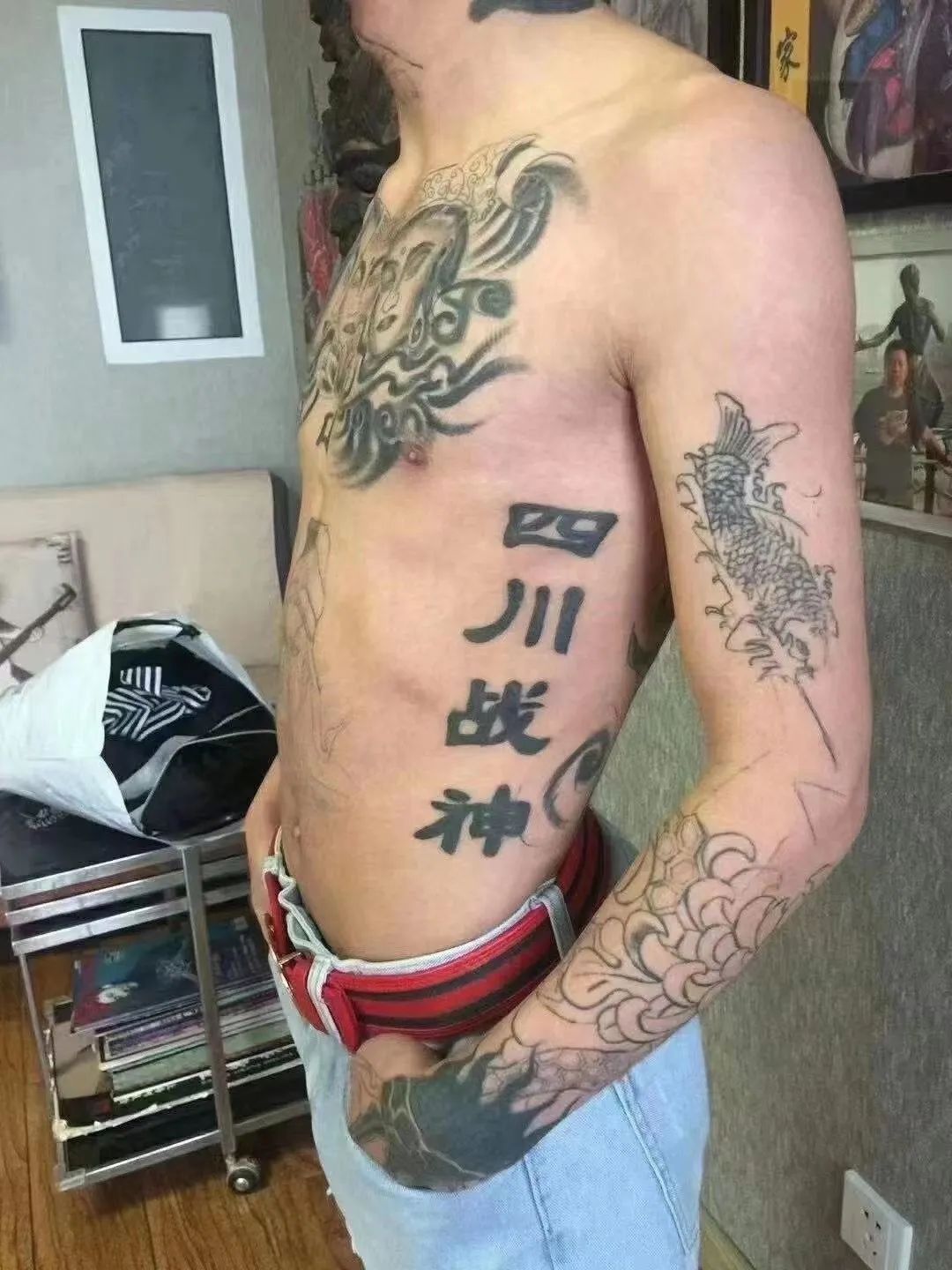 老外奇葩汉字纹身,老外的汉字纹身