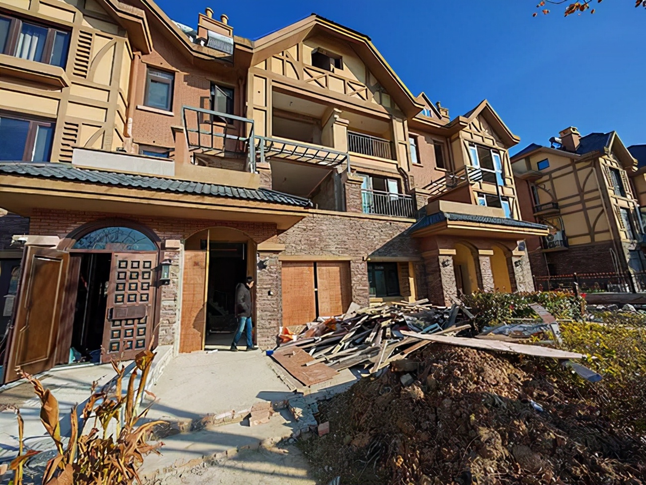 工地在线检测,工地夜间施工现场检查实拍