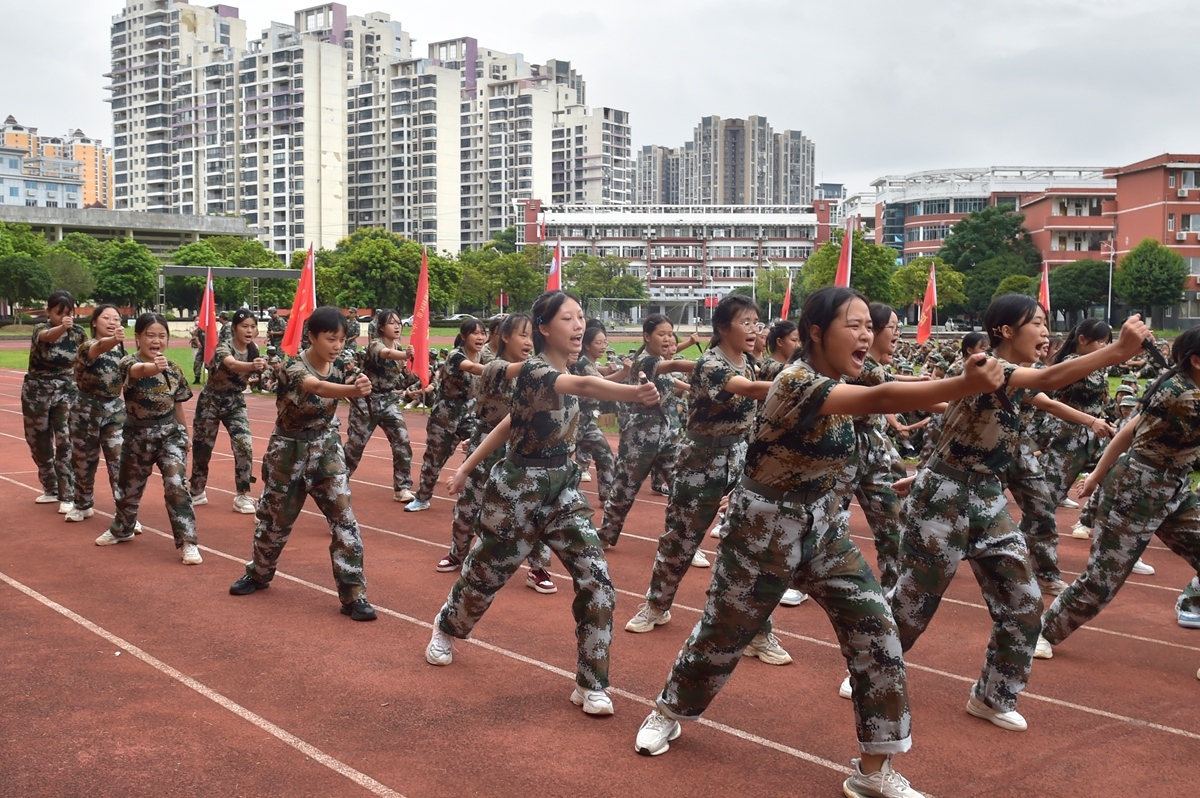 桂林各校军训精彩回顾,广西军训队列操