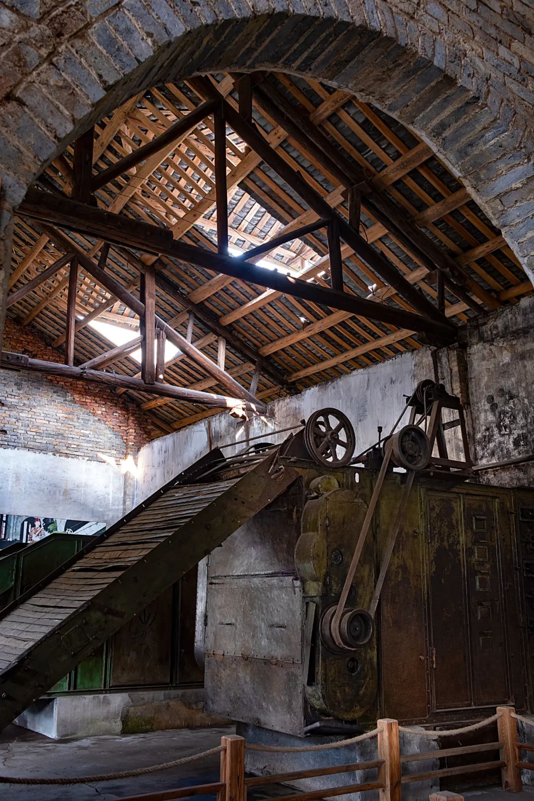 怎样才能了解中国真正的历史,怎么从头到尾了解中国的所有历史