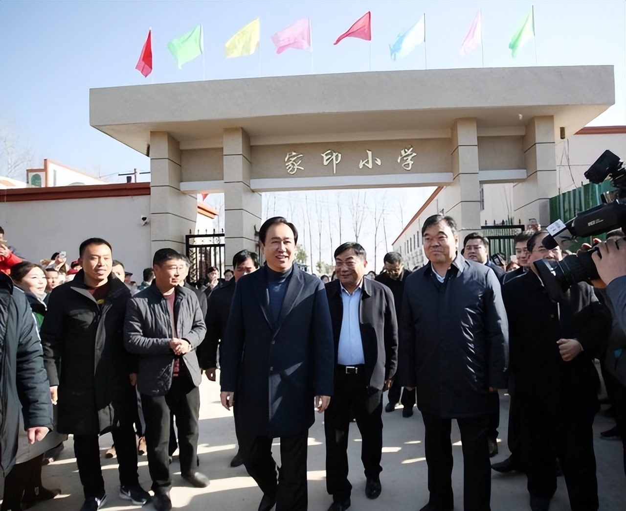 许家印之妻丁玉梅：住出租屋陪丈夫创业，恒大危机击不垮夫妻情