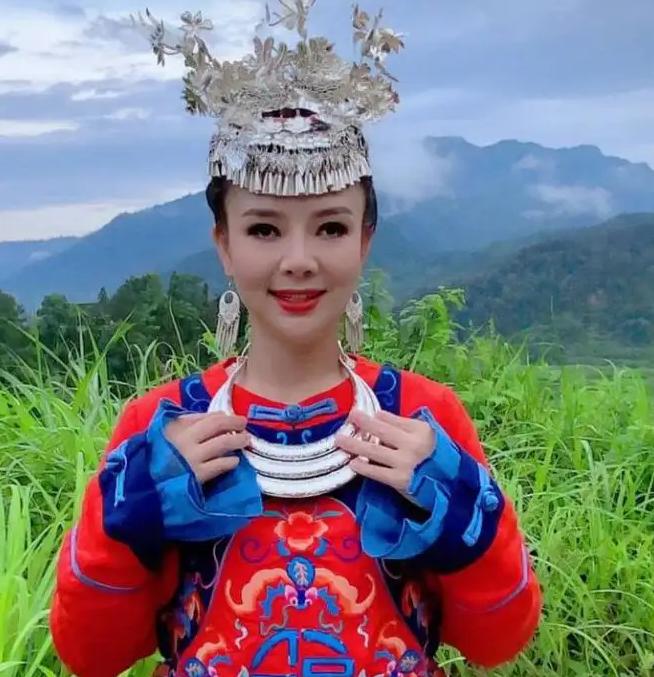 盲人歌手刘赛生女儿还是男孩,盲人歌手刘赛结婚的全部视频