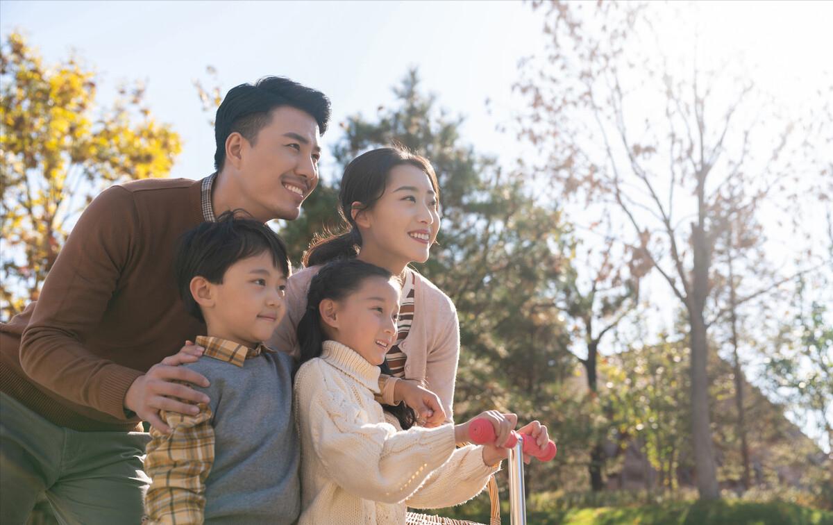 12岁小孩子老是啃手指是什么原因,小孩爱啃手指用什么方法解决