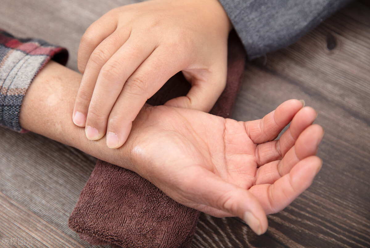 心烦失眠手心热经方,中医辨证失眠手心热