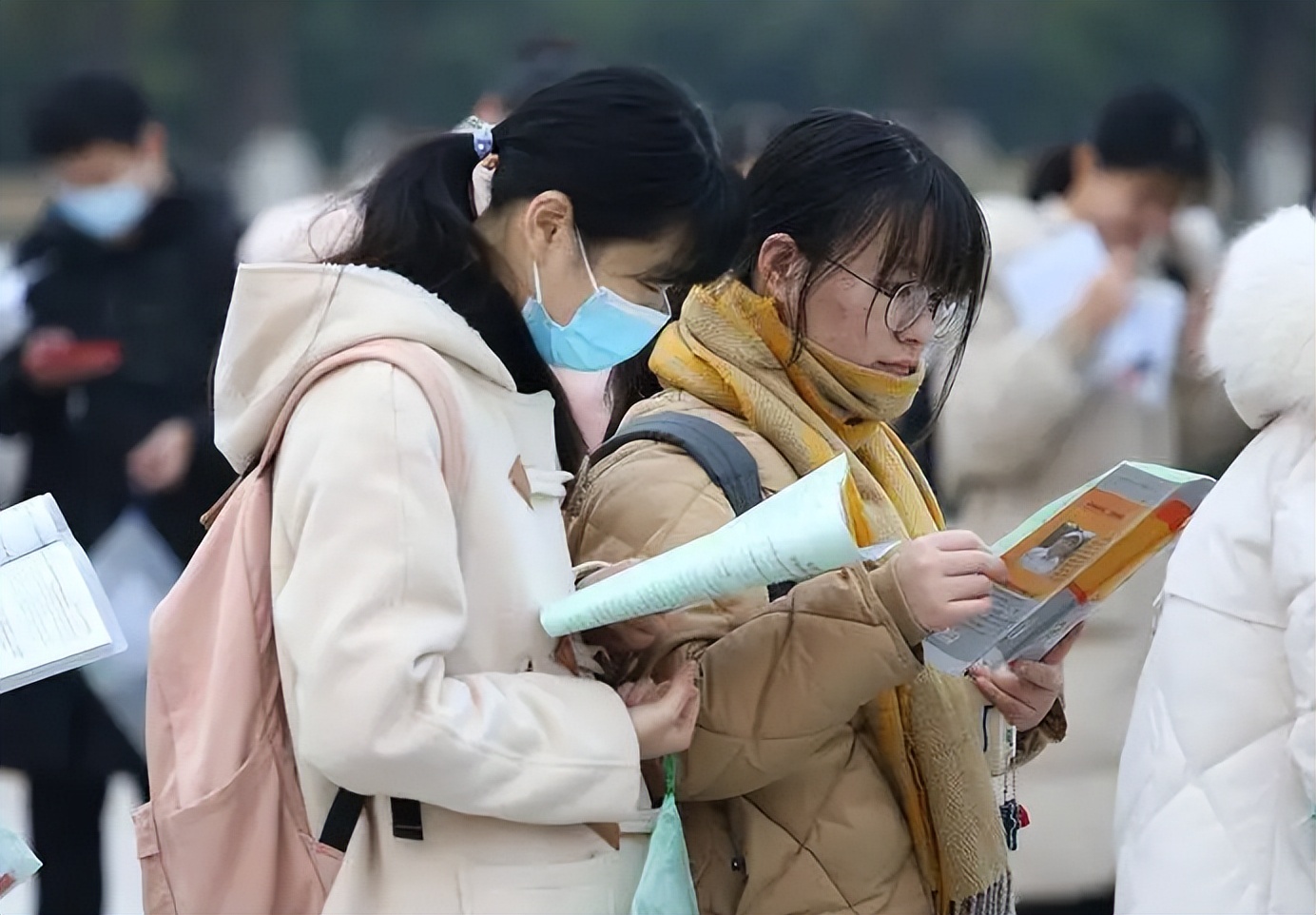 公务员和事业编待遇到底如何,事业编待遇和公务员的区别