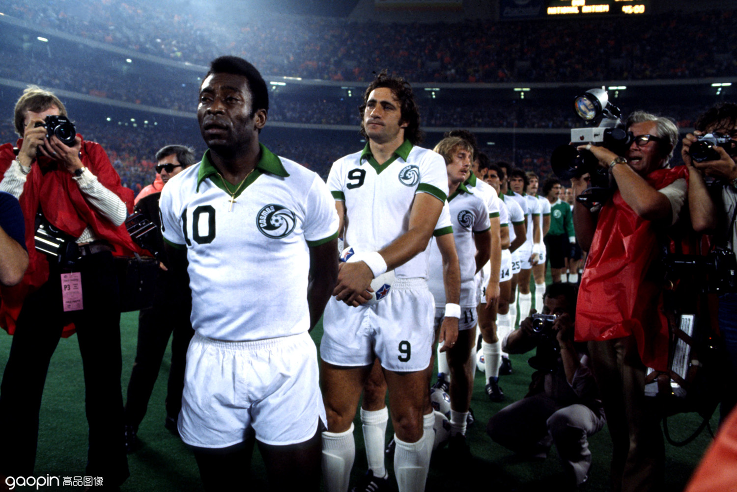 传奇永不谢幕两代球王,传奇永不谢幕球星