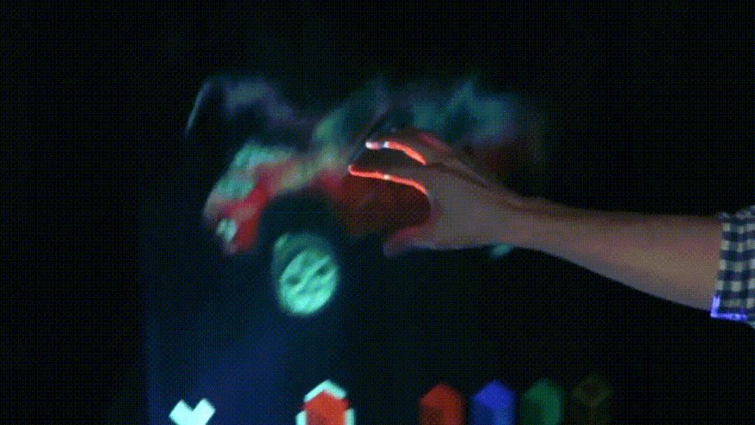 乱花渐欲迷人眼指的是哪里,乱花渐欲迷人眼是指花开得多吗