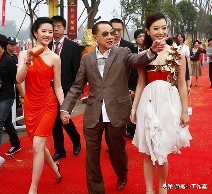 香港第一风水师：为李嘉诚大摆“风水局”，一句话让杨受成翻盘