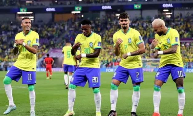 从全球倒数逆袭成世界第一,从世界第一到被球队开除的视频