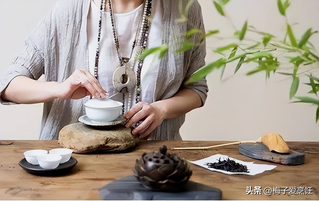 泡茶为什么要自己倒两杯,泡茶时怎样才能泡好一杯茶