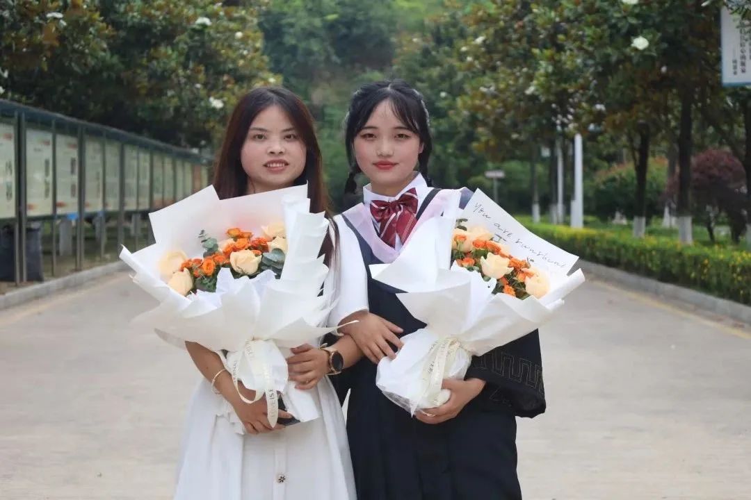 先来一波毕业照,第一张毕业照和最后一张毕业照