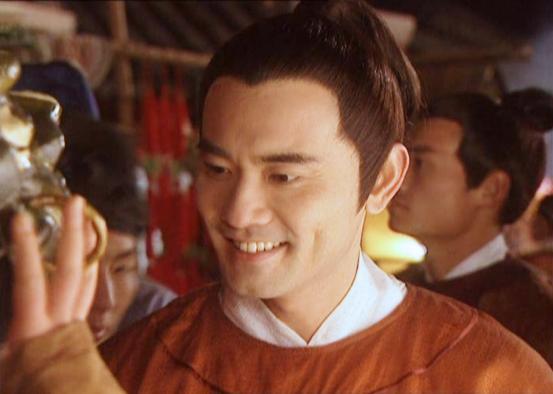 年轻时帅炸天的8位男星，中年后，有人胖快200斤，有人秃成地中海