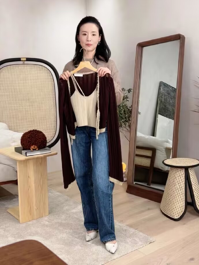 董洁几场直播数据对比,董洁直播卖了多少亿