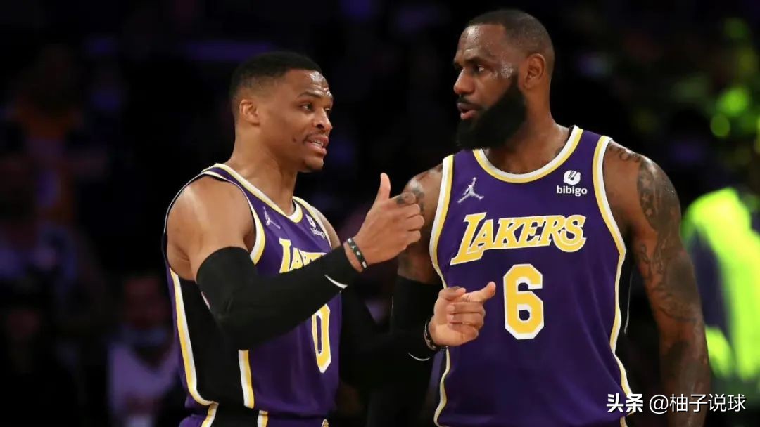 詹姆斯错失3分湖人惨遭绝杀,湖人附加赛詹姆斯