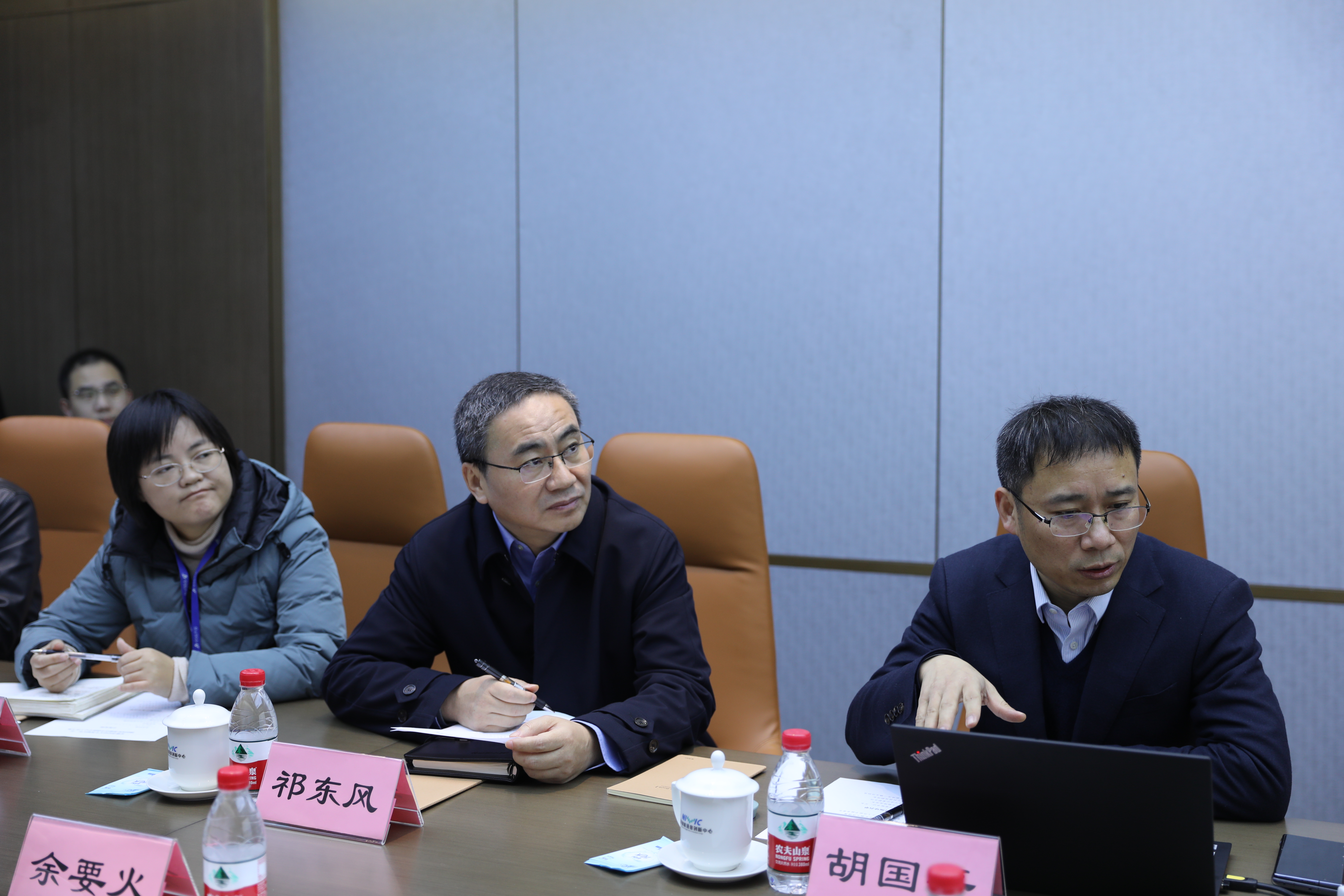 安徽省经信厅厅长牛弩韬一行莅临中国声谷调研