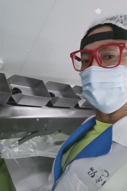 何家劲25岁到62岁,何家劲60岁还在唱歌吗