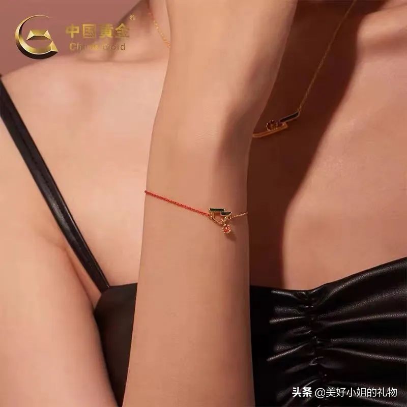 母亲节礼物项链黄金推荐,母亲节礼物排行榜前十名黄金饰品