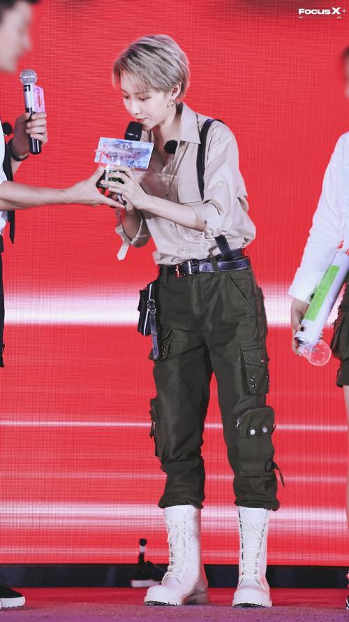 刘雨昕同款短发图片,刘雨欣短发造型图片