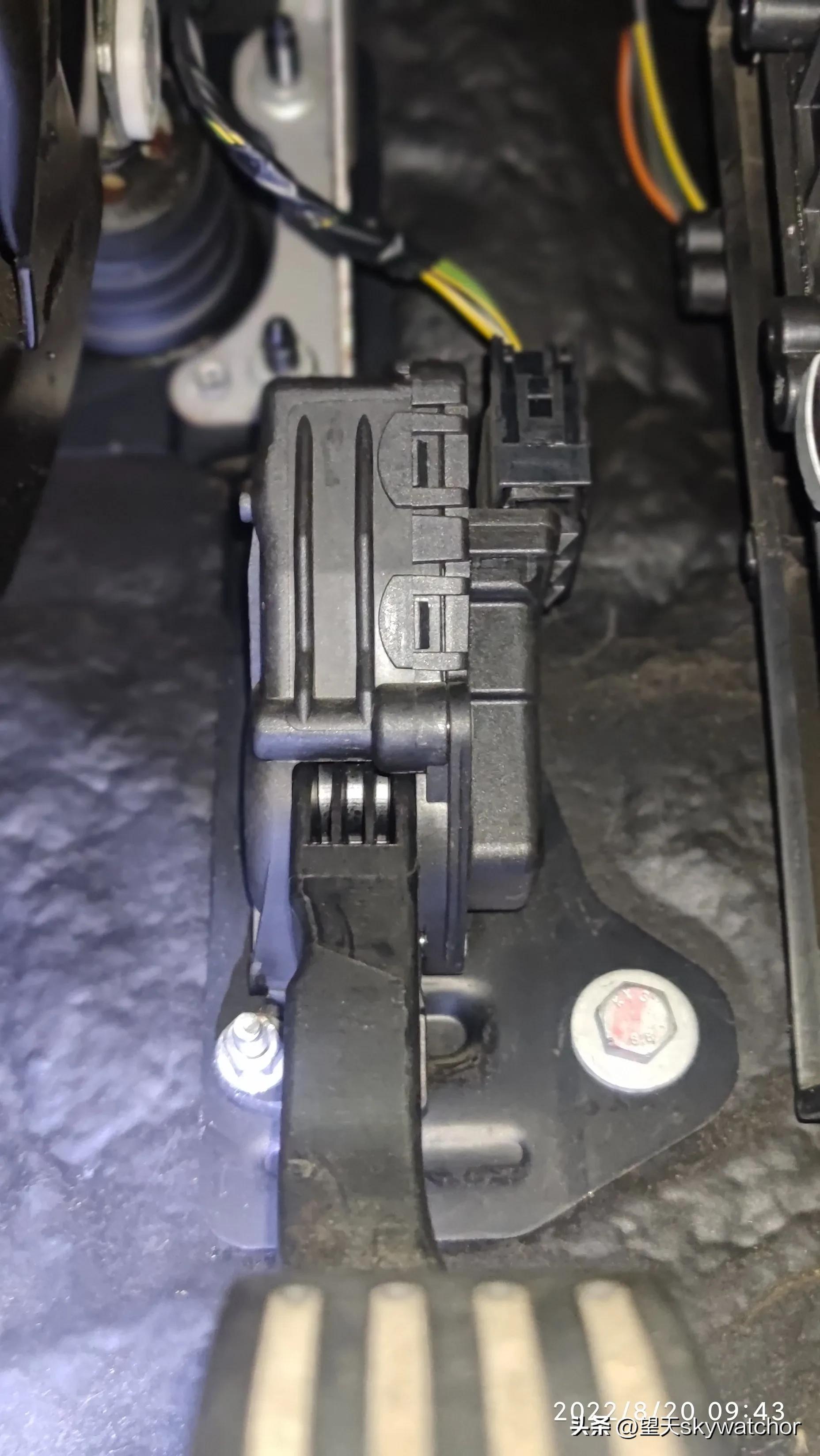 07福克斯鼓风机调速电阻,07款福克斯鼓风机电阻经常烧坏