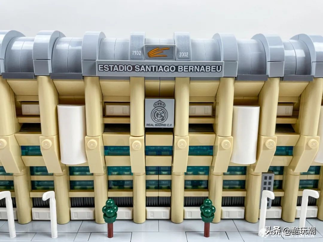 乐高10284诺坎普球场开箱,乐高皇家马德里球场