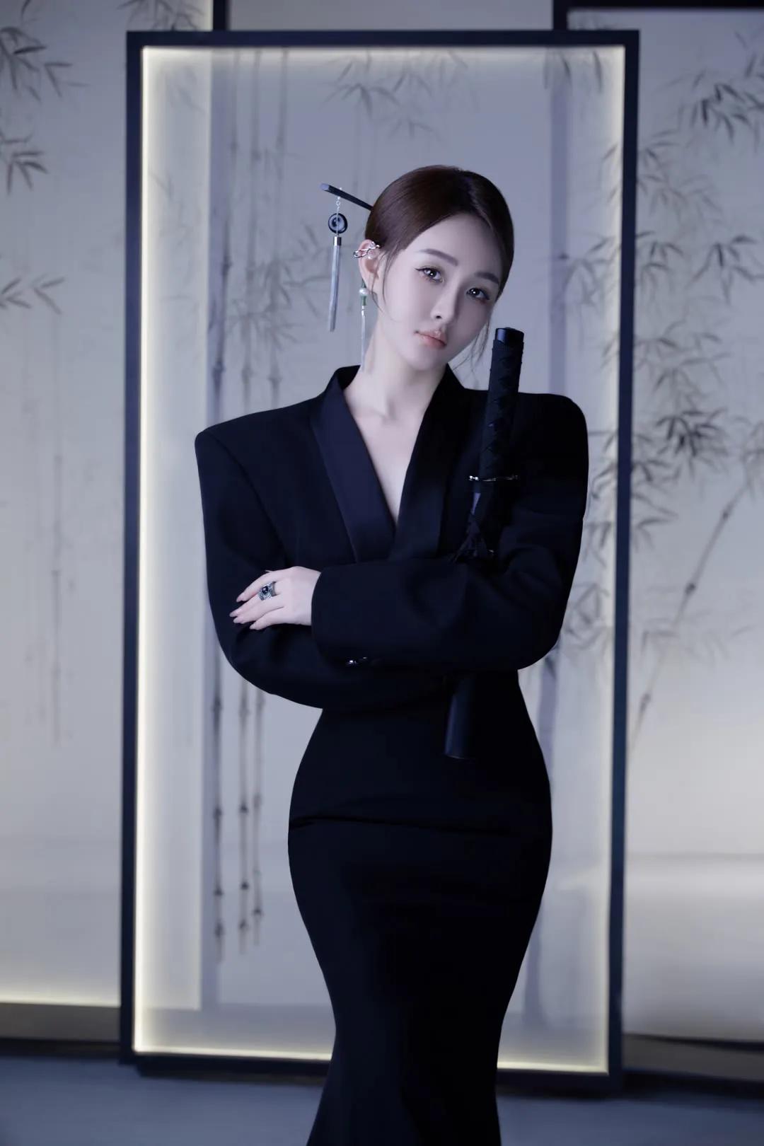 网红样儿是个狠角，把大哥玩得团团转，把自己嫁给榜一大哥