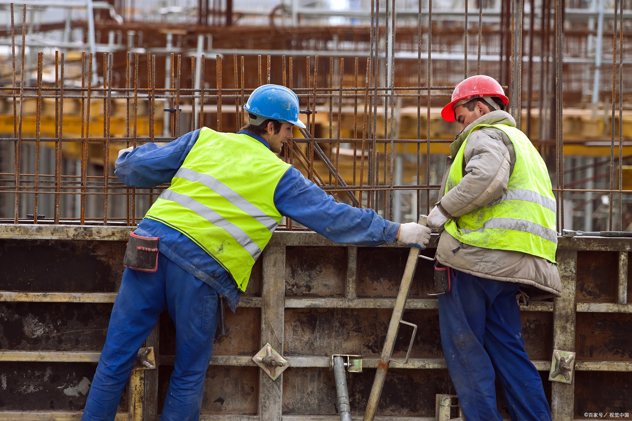 到底是用工荒还是就业难,工地用工荒农民工一天几百也不干