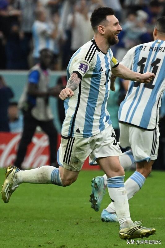 c罗和梅西金球的故事,梅西和c罗谁有钱