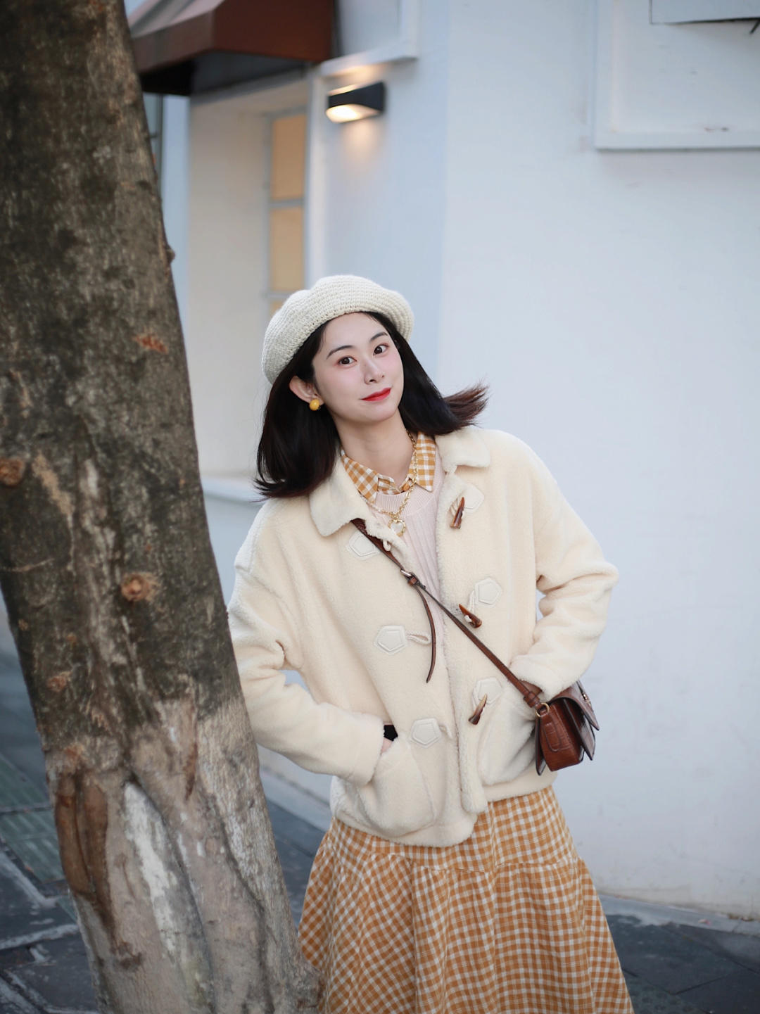 舒适薄绒外套,羊羔绒外套穿搭保暖