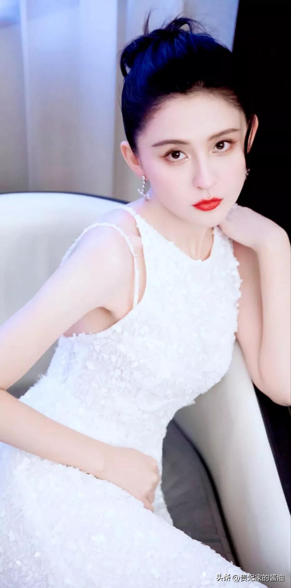 热依扎，1986年7月15日出生——第一部