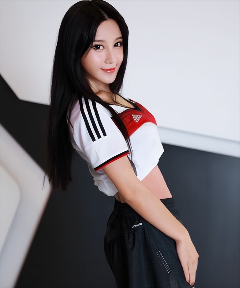 活力四射足球宝贝,气质十足的足球宝贝