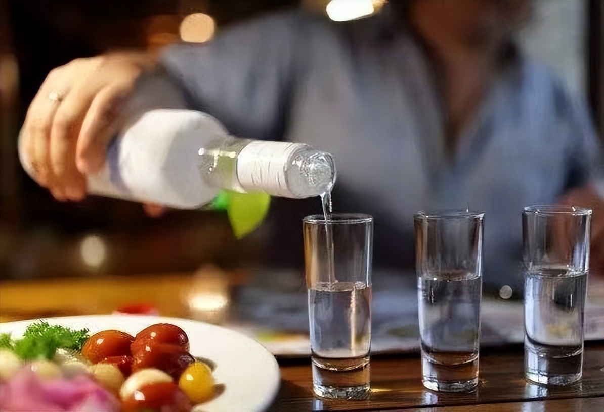 年轻人白酒推荐10-30元,年轻人白酒推荐小瓶